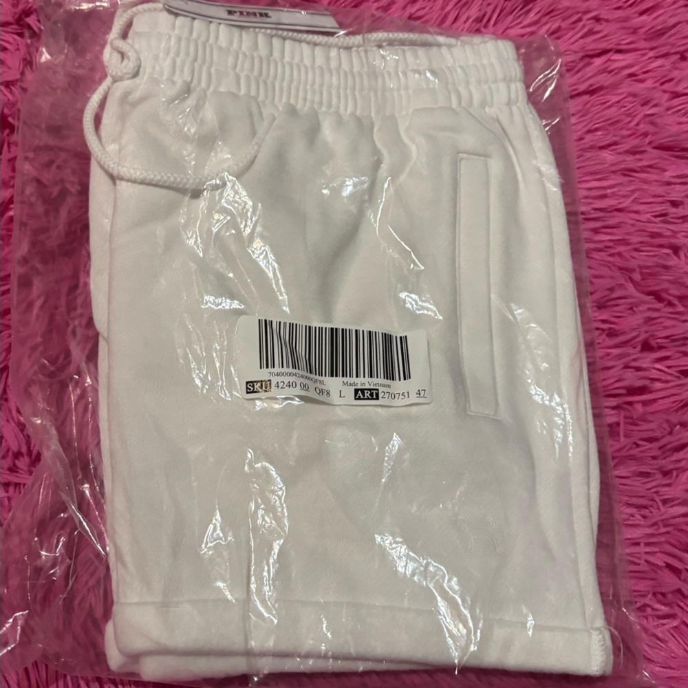 PINK Relaxed-Fit White Fleece Shorts Women Size Large - Picture 9 of 9